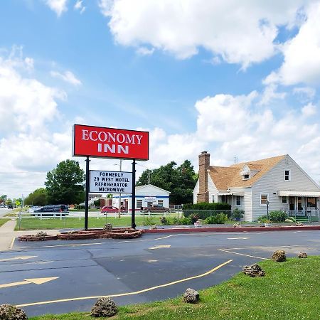 Taylorville Economy Inn المظهر الخارجي الصورة