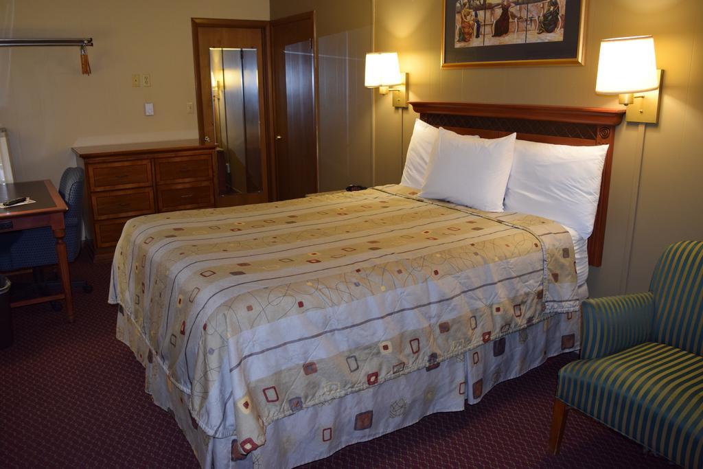 Taylorville Economy Inn المظهر الخارجي الصورة
