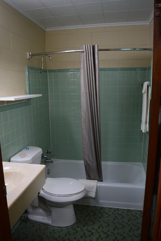 Taylorville Economy Inn المظهر الخارجي الصورة