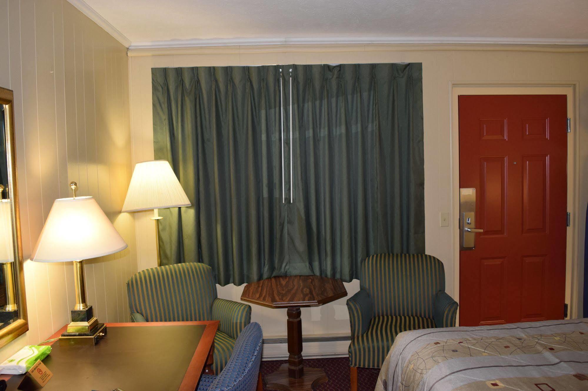 Taylorville Economy Inn المظهر الخارجي الصورة