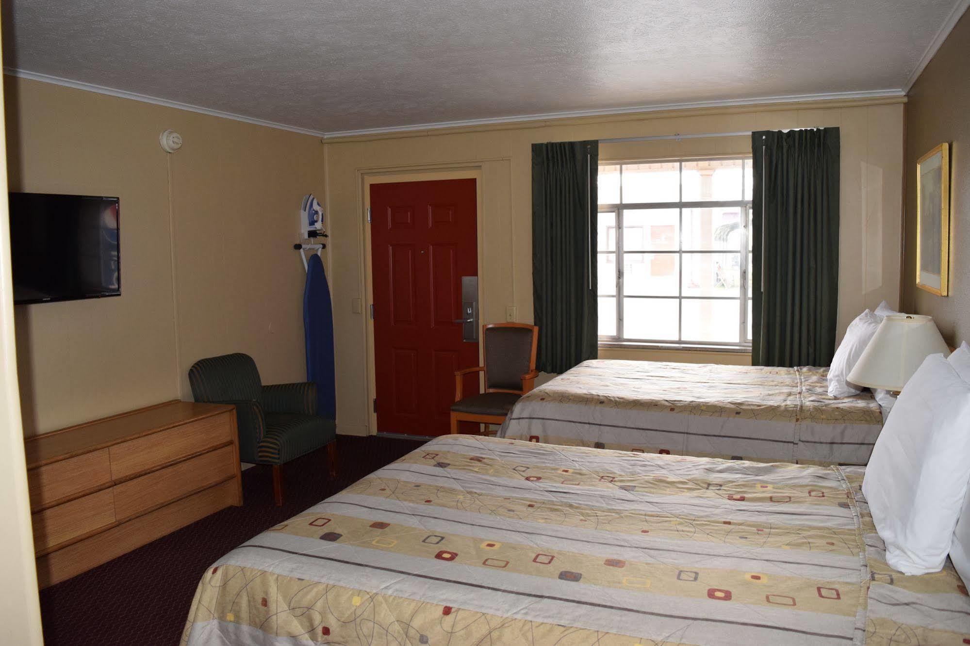 Taylorville Economy Inn المظهر الخارجي الصورة