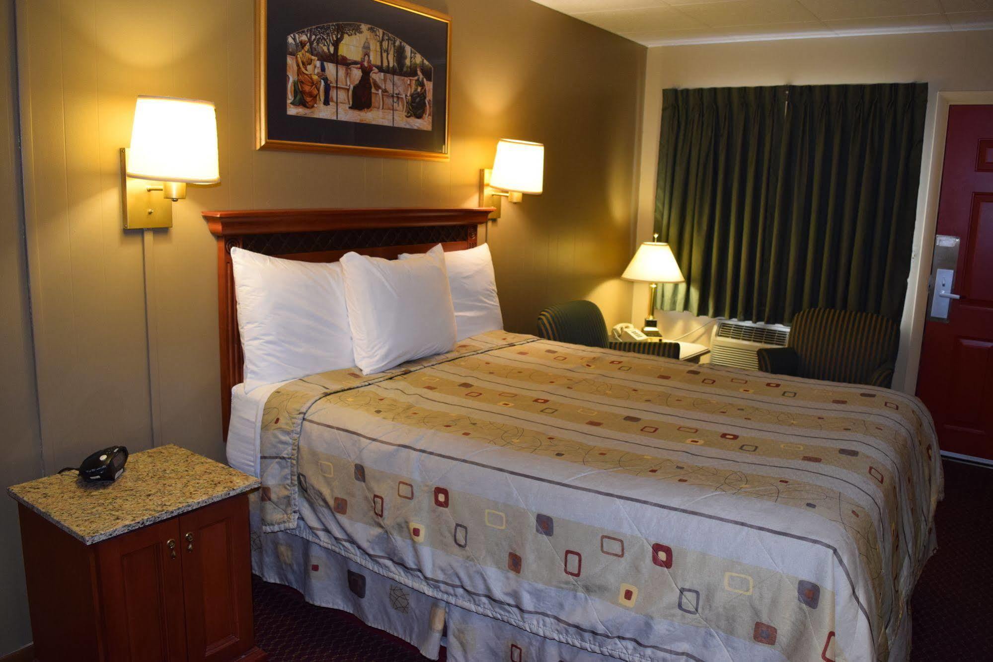 Taylorville Economy Inn المظهر الخارجي الصورة